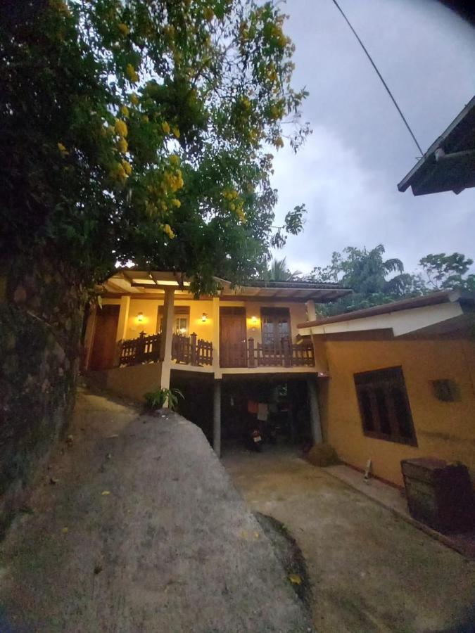Guruge Guest House 아항가마 외부 사진